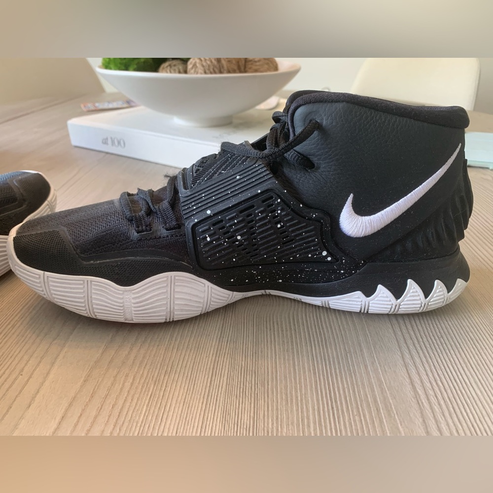 Men’s Kyrie 6’s Basketball Shoes